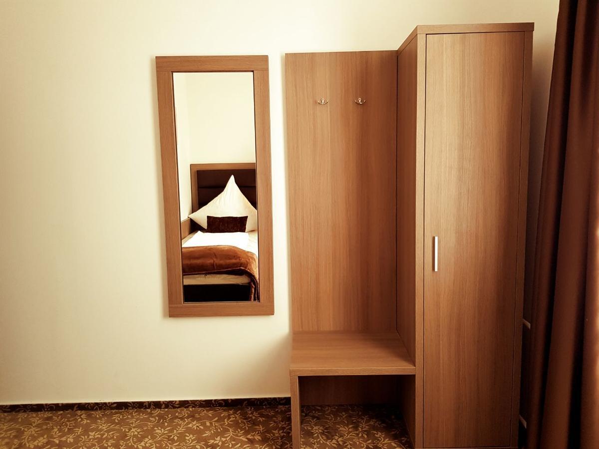 Hotel Dormir 뫼르스 외부 사진